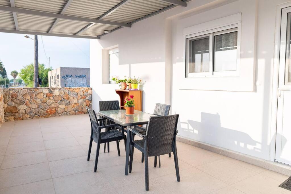Apartament Zografia - Charming House Near The Coast Marmari  Zewnętrze zdjęcie