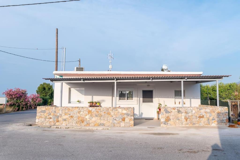 Apartament Zografia - Charming House Near The Coast Marmari  Zewnętrze zdjęcie
